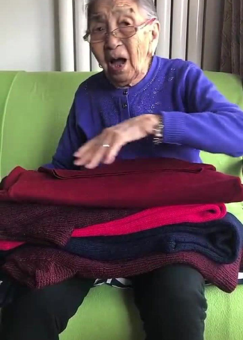 织母妈妈还知道自己当年织的正反针的毛衣