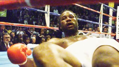 拳王刘易斯最惨烈的比赛，被对手KO倒地不起，泰森都没做到！