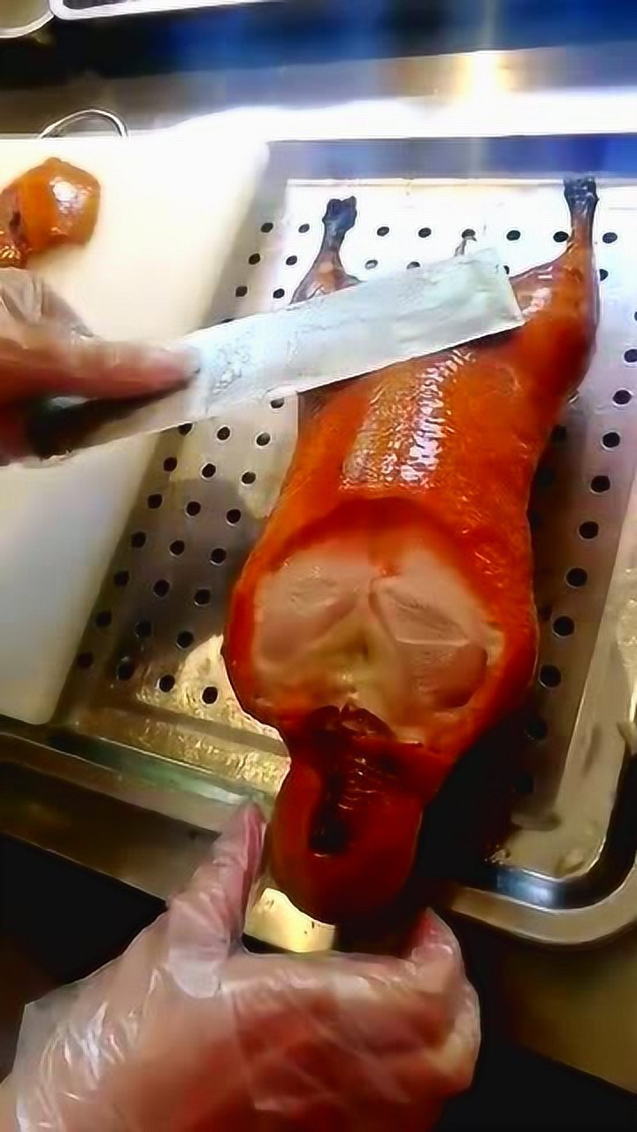 北京烤鸭的独特切法,就这三刀,同行就能看出来我师承何处!