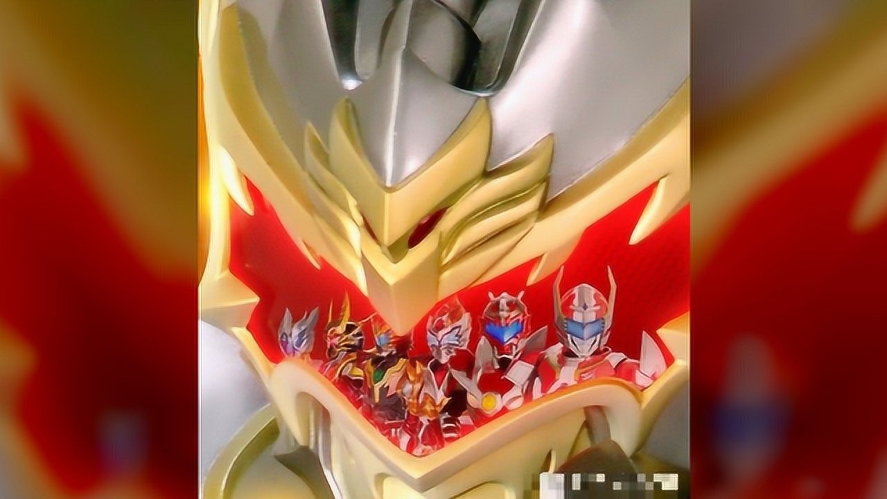 铠甲勇士系列最塑料却又是最具设计感的皮套拿瓦