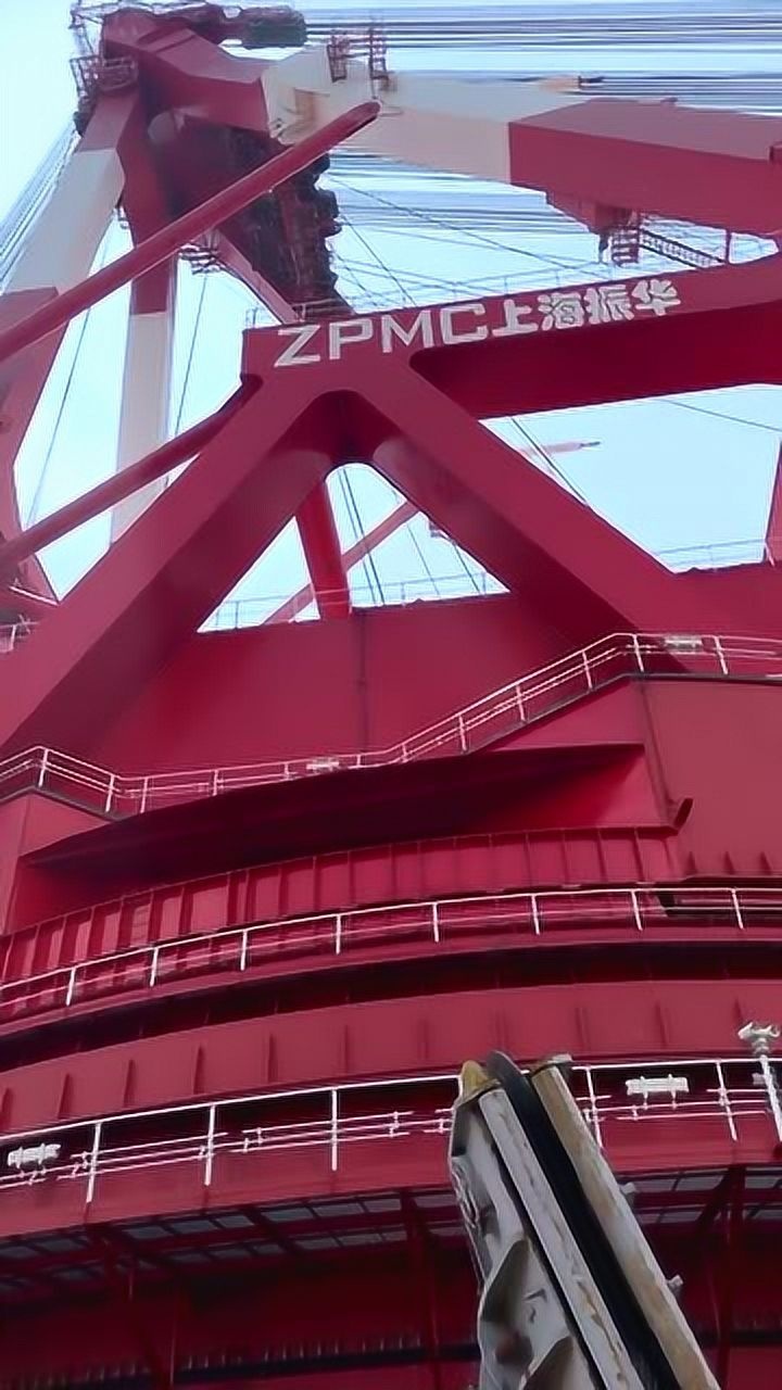 大国重器振华30吊装12000t还能保持15毫米的精度