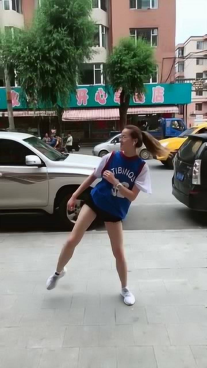 跆拳道美女教练图片