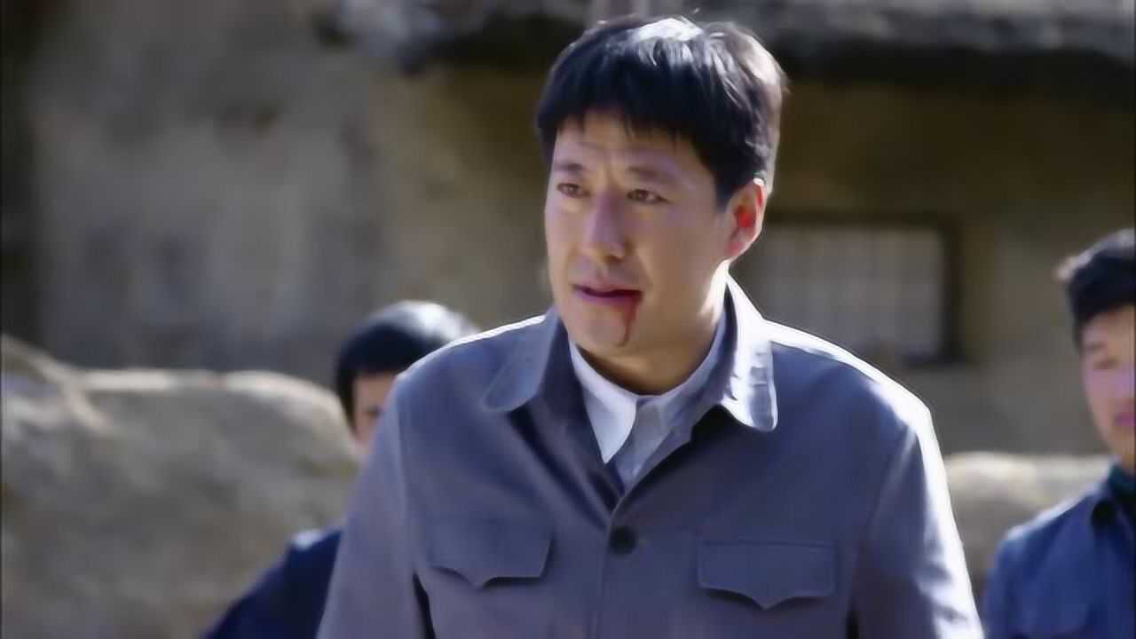 我的二哥二嫂女子撩开衣服瞬间鸦雀无声周武内心是崩溃的