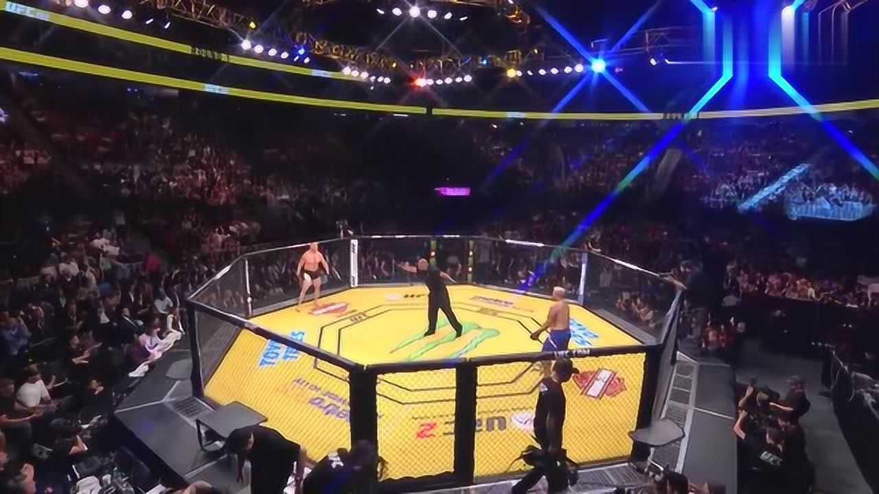 布洛克vs马克亨特,马胖这招"无影手",一招让布洛克跪趴下了?