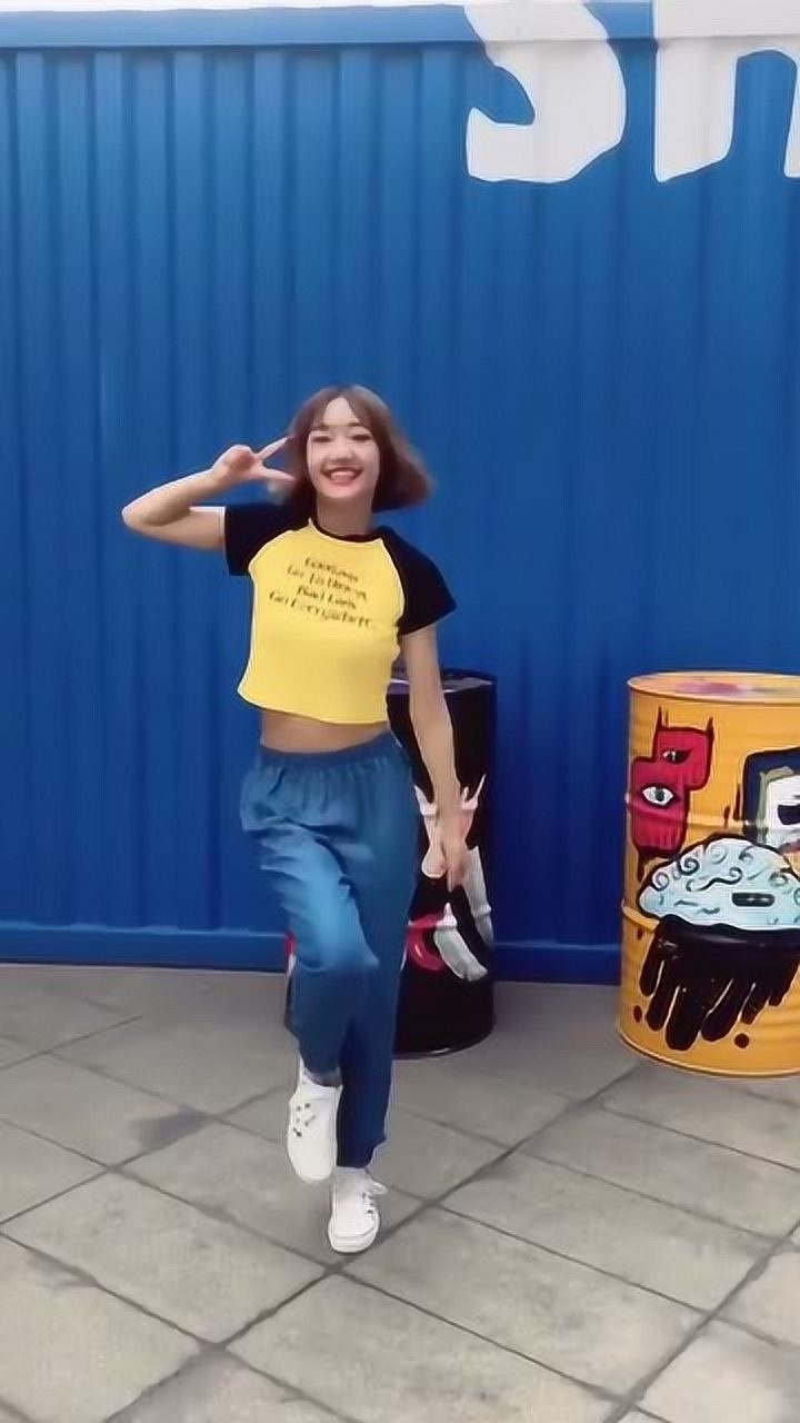 代古拉k跳《快乐崇拜》,感觉快乐真的会传染