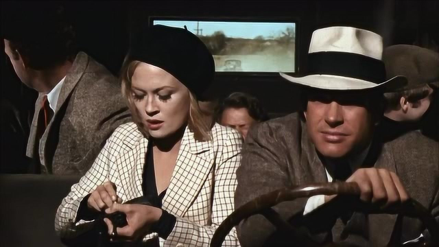 雌雄大盗邦妮与克莱德招募哥哥与嫂子西部各州头疼的银行大盗