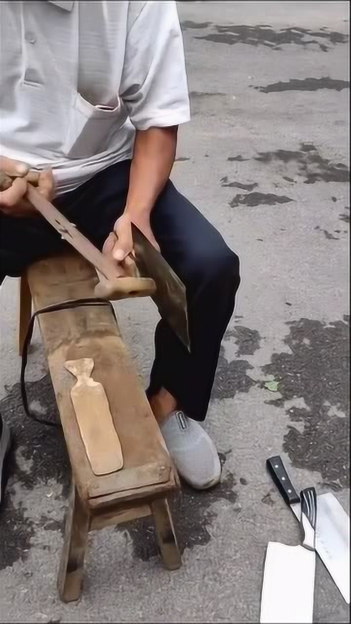 知道为什么叫"戗菜刀"了吗?这才是传统老手艺,不知道你有没有见过!