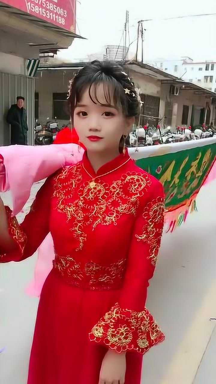 遇到一位仙气十足的潮汕小姐姐,就这颜值,不输国内某些女星吧!