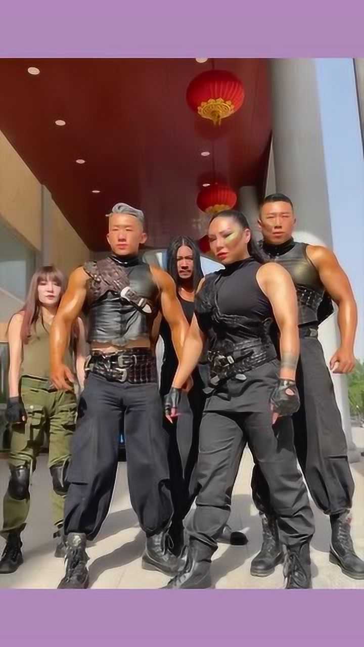 健身的肌肉男,真正的八块腹肌,铁打的汉子!_腾讯视频