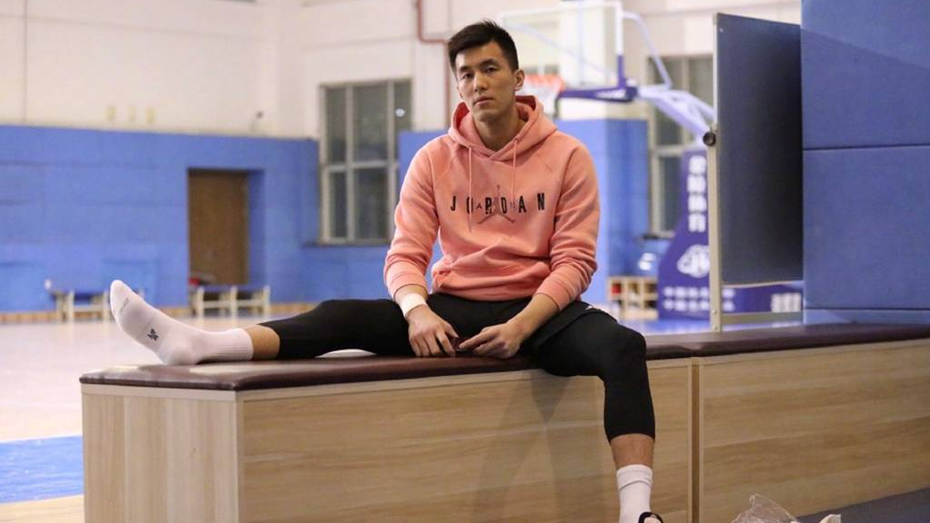 灵魂歌手郭艾伦!自称唱歌比打球厉害 一开口生死难料