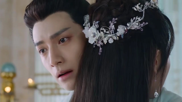 润玉从小孤苦,有了锦觅陪伴相守圆满,没想到头只是单