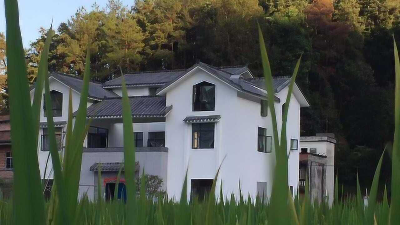 13米进深做成广东客家三层现代中式四合院天井采光出乎意料好