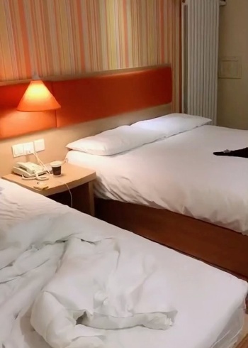 宾馆房间视频真人图片