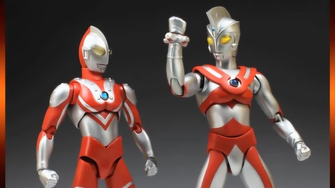 艾斯奥特曼是位冷血硬汉,单挑干掉两头怪兽,佐菲奖给他一件礼物