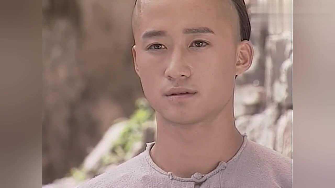 太极宗师大小姐见到阿乾竟然躲躲闪闪的看来她早已动了情