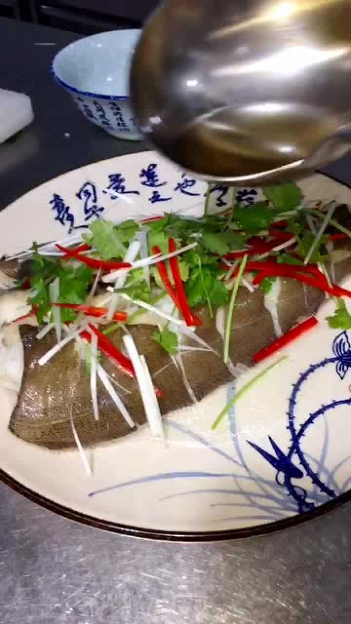 鮮香美味超級好吃的清蒸鰈魚我想沒有人不愛吃吧