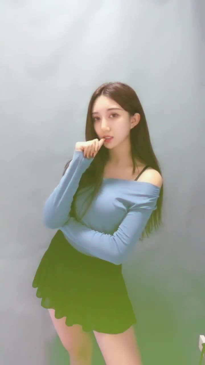 新疆美女跳起舞来的样子,这也太美了吧!_腾讯视频