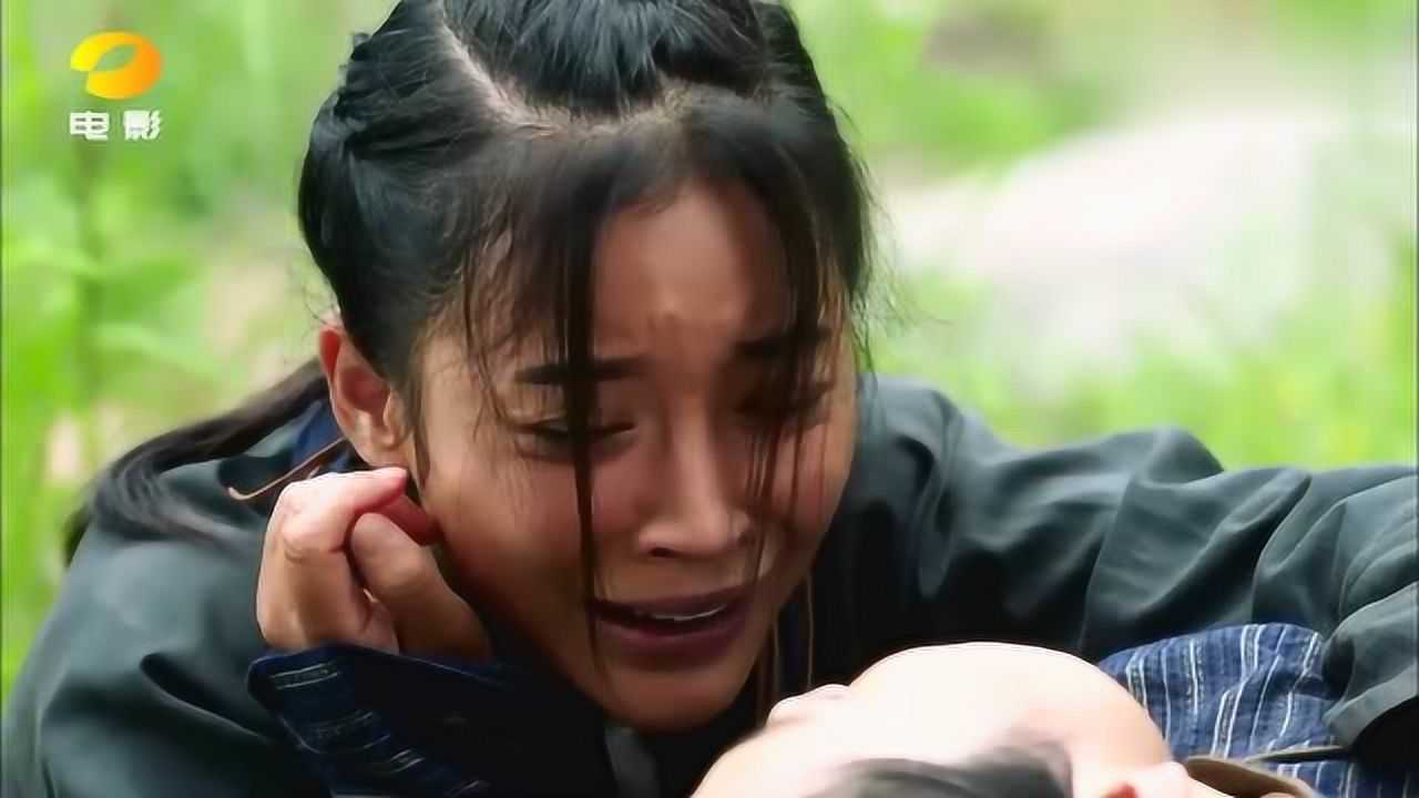 地道女英雄母亲被杀柳絮痛哭流涕持刀直闯胡闰月家欲行报仇