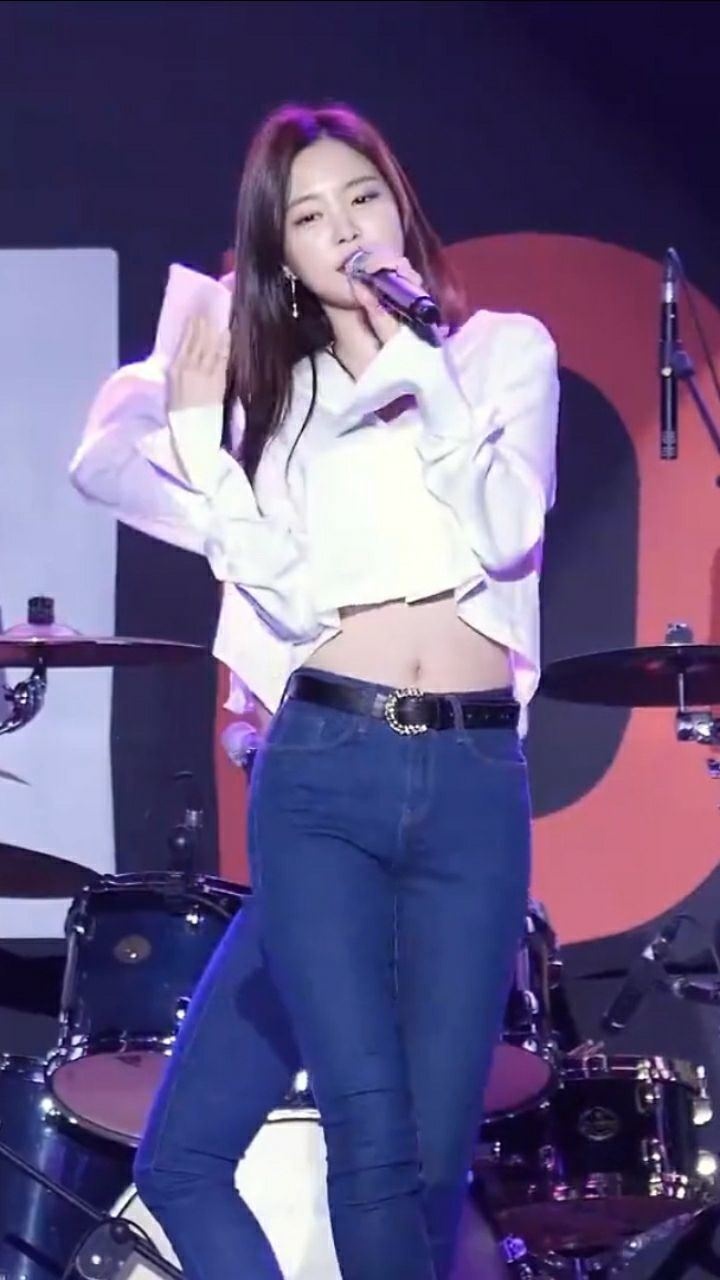 孙娜恩身材好好啊,腰肢纤细让人羡慕