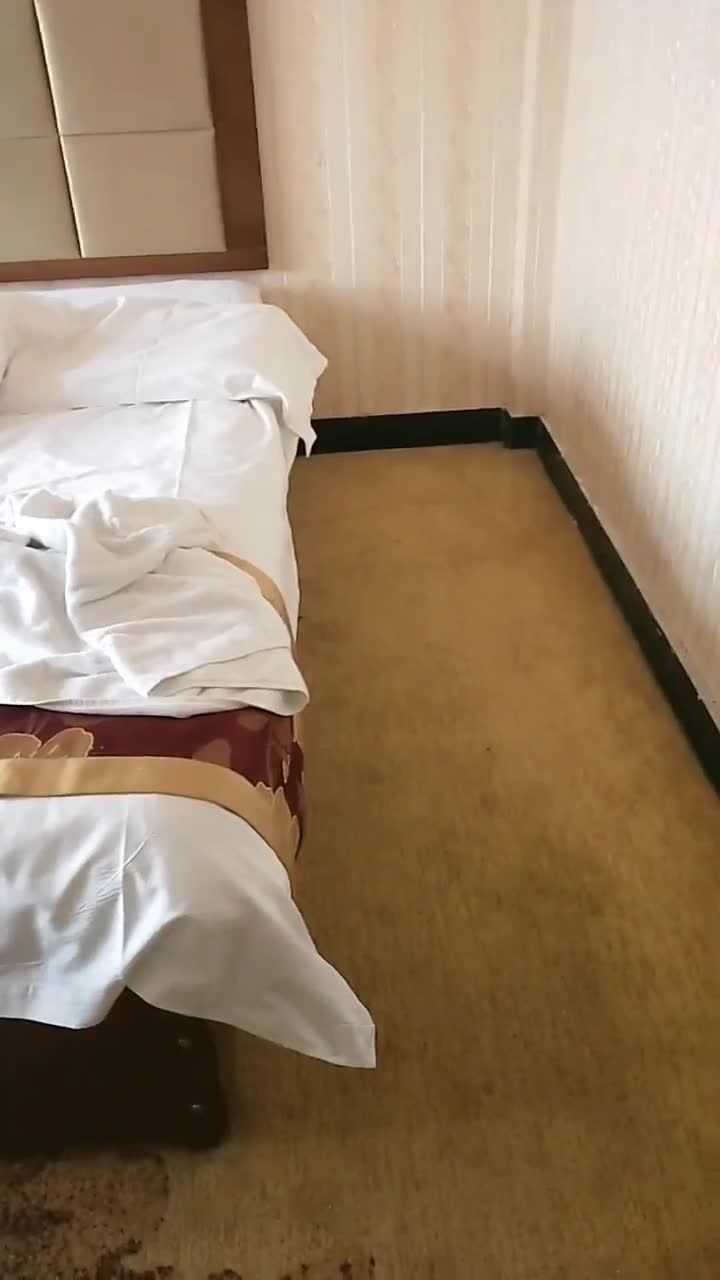 求情侣退房后别再落下这东西了,我捡了100个了,太浪费了