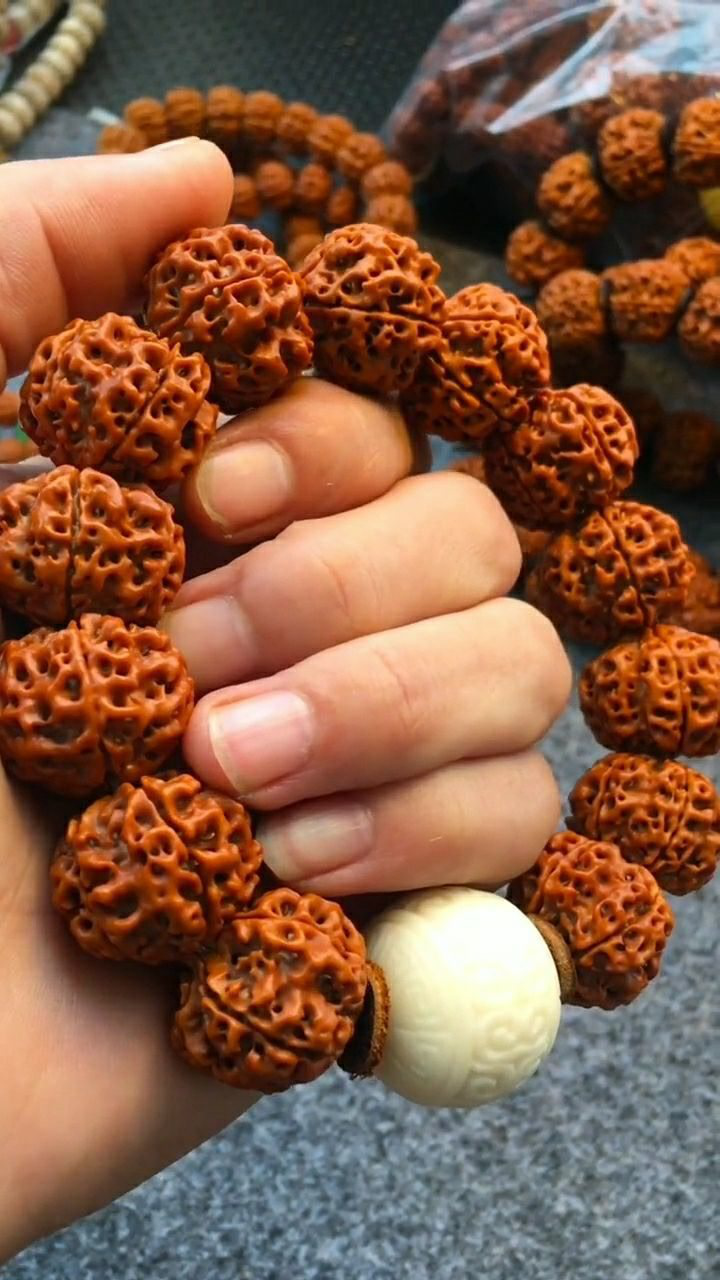 长期把玩菩提有益于大脑的健康,使人越来越聪明!