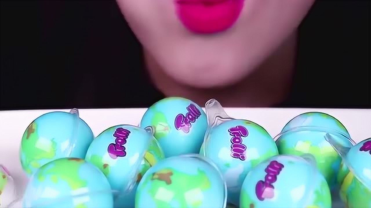 小姐姐声控吃软糖吃的是地球软糖这声音太激发食欲了