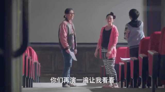 女子想弄英文简历,竟找几岁的孩子帮她搞,大人连小孩都不如了!