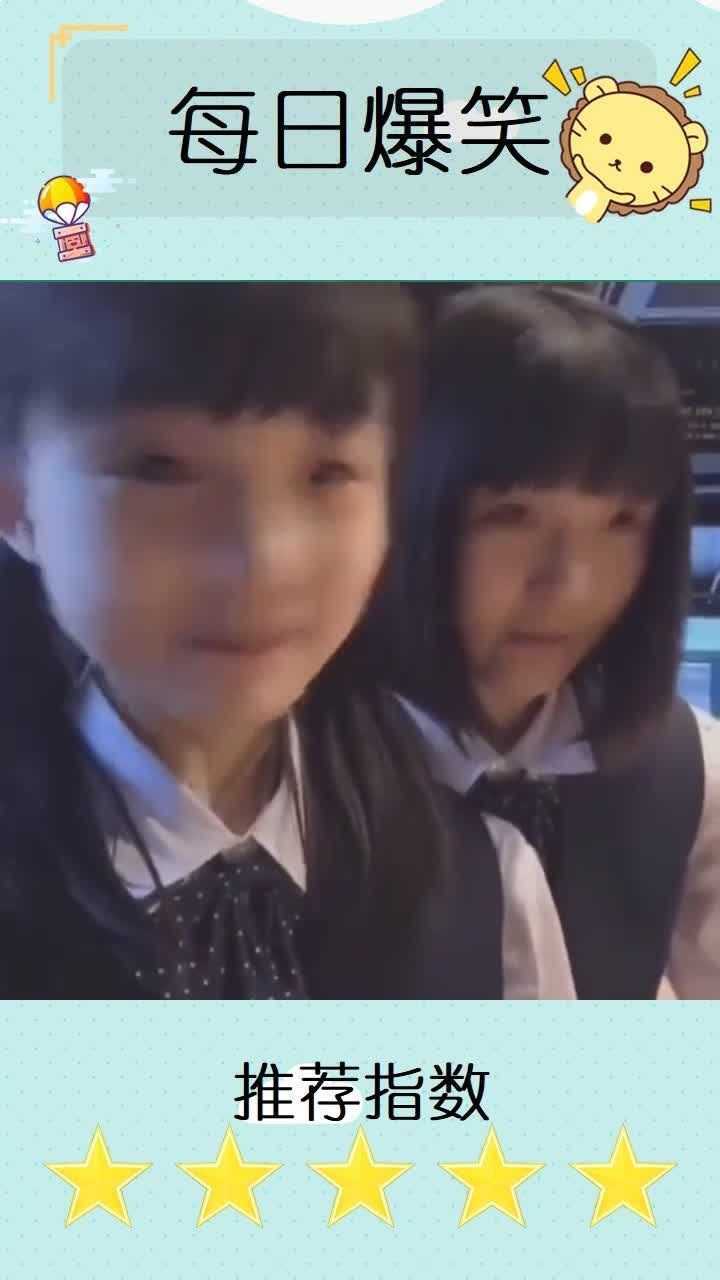 【エロ動画】中国JKが罰ゲームで男子ちんこの手コキを強要されゲロ吐きそうになる | 閲覧注意グロ動画・衝撃映像のソルカブ