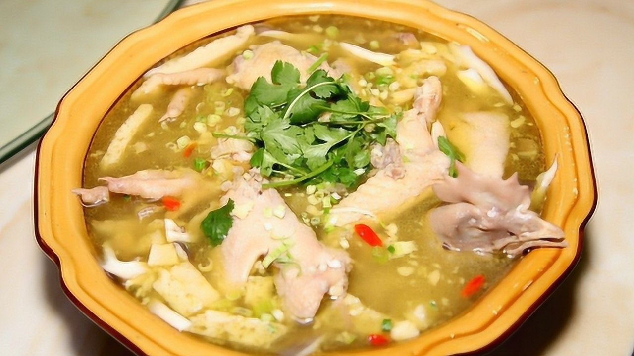 做清炖鸡时,别乱放调料,我来教你正确做法,肉香汤更香,美味