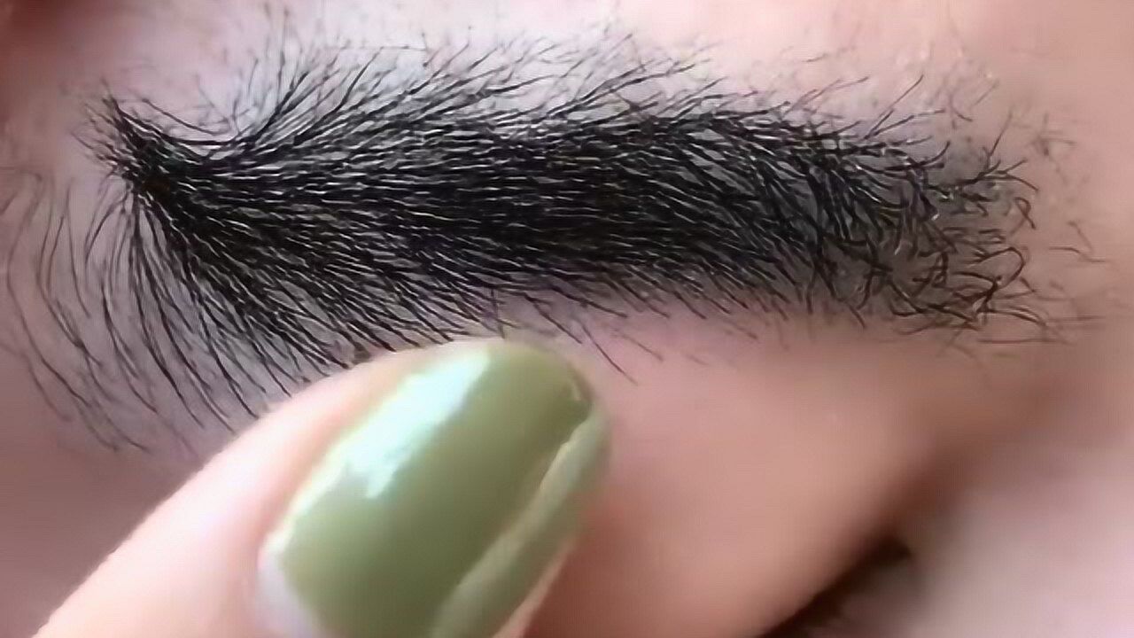 小伙带旋特色眉毛这样修,秒变精神小伙