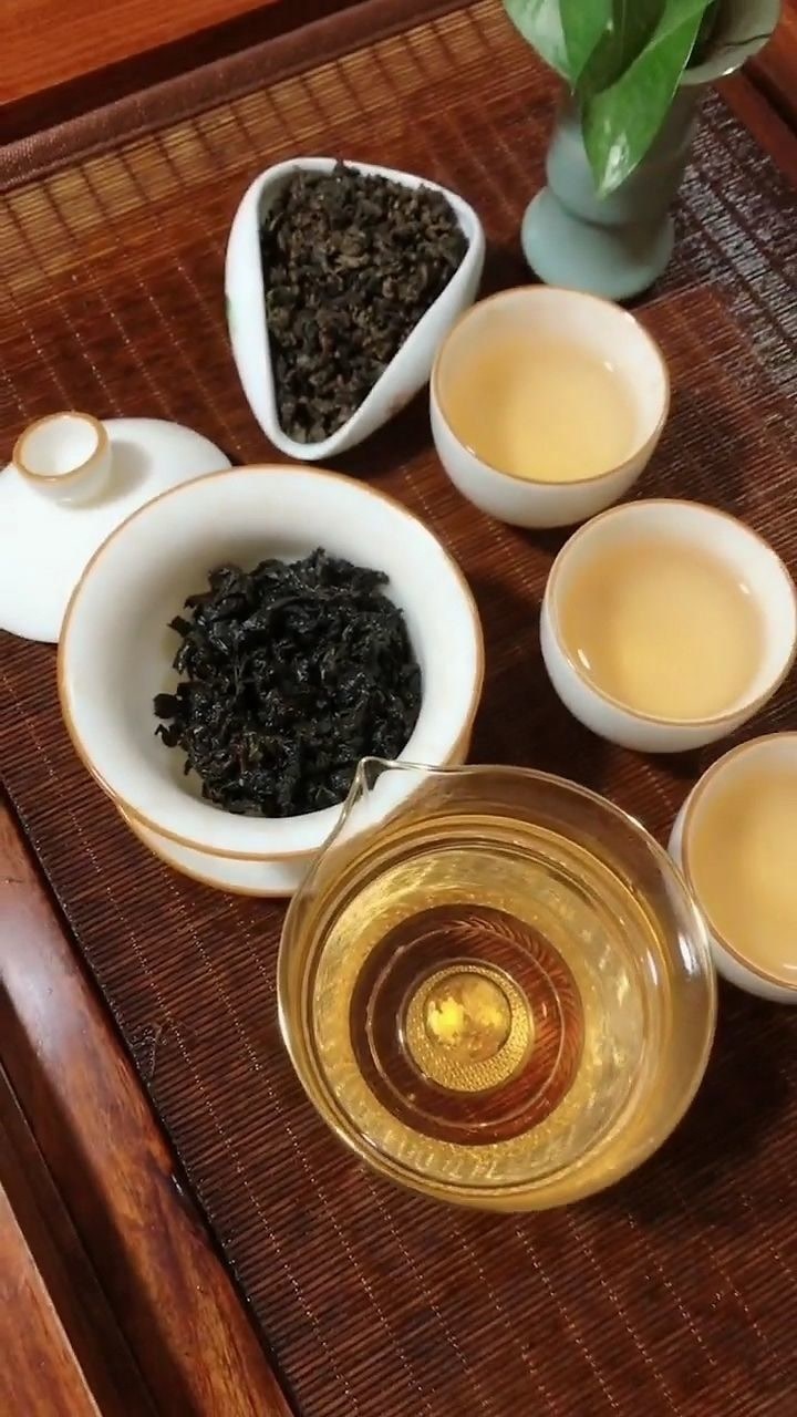 陈年铁观音是观音茶中的极品,口味非常清香好喝!