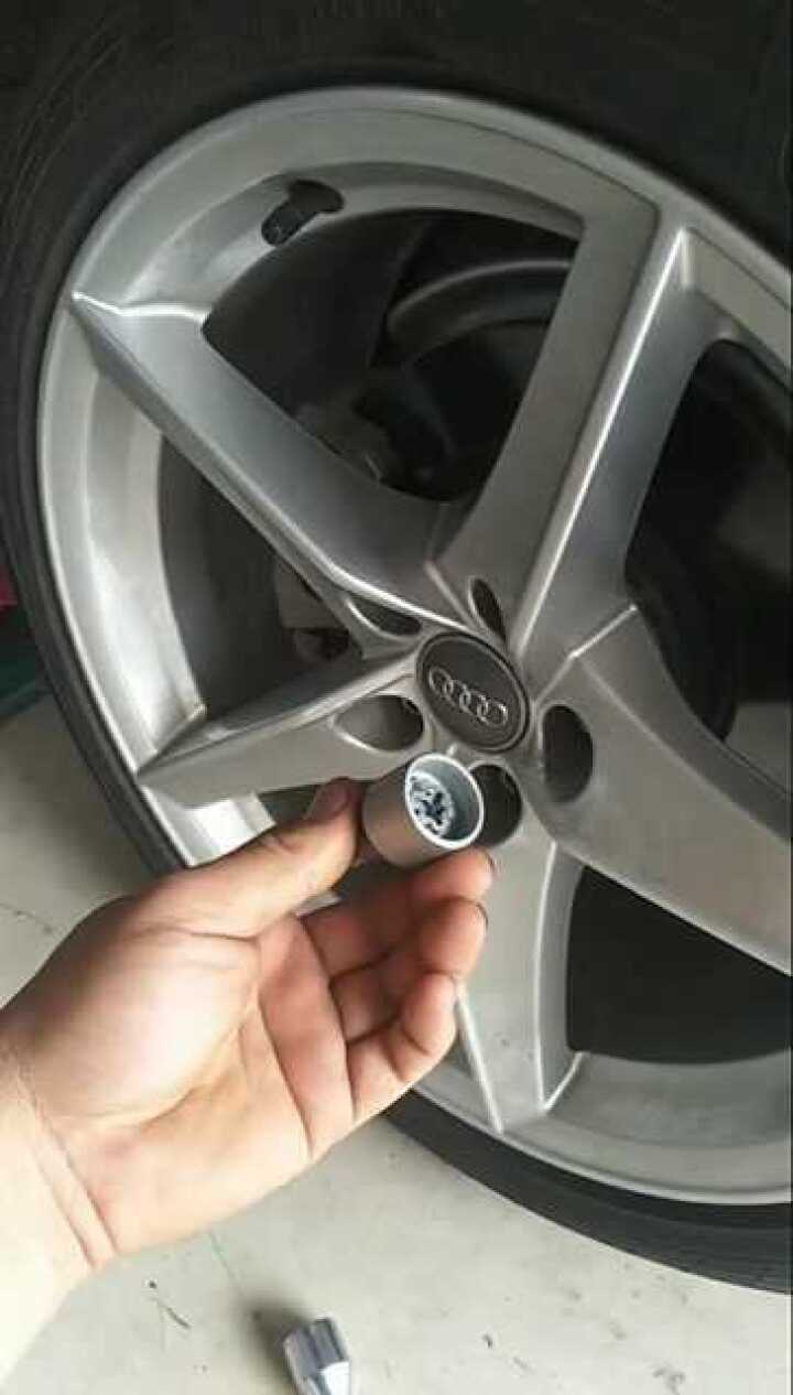 奥迪防盗螺丝果然是防车主不防贼眼前这一幕开眼了