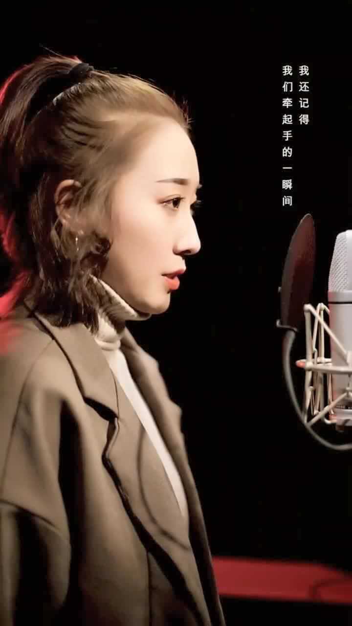翻唱网红李雨婷,被网友称为侧颜美女,了解一下