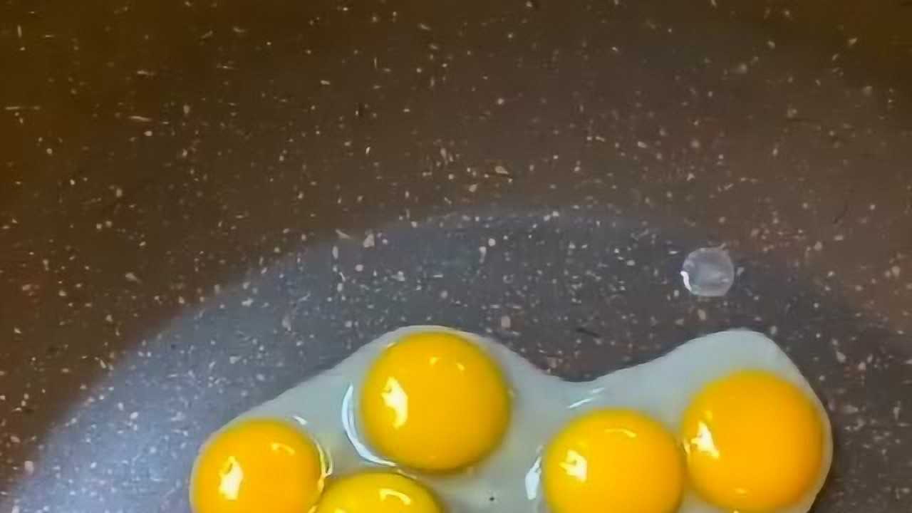 一个蛋里面有超多黄,这样的鸡蛋对人体有害吗?