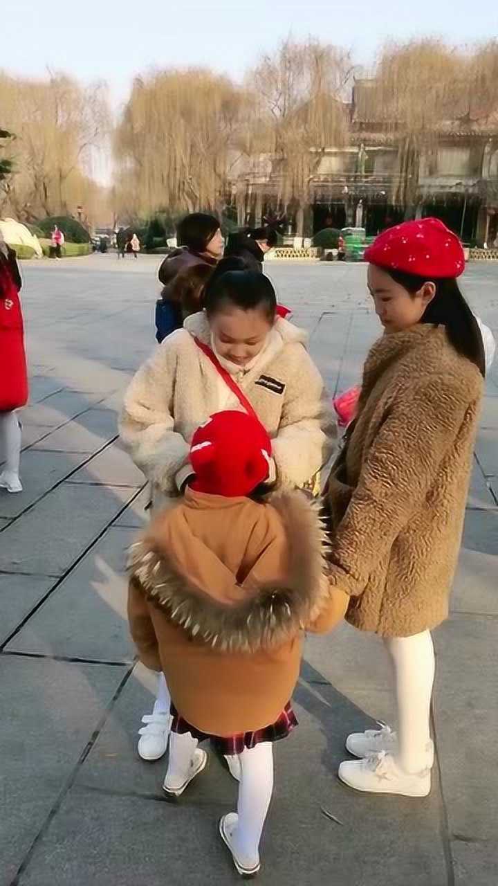 童模宋小睿见到焱娃娃没想到是这样的反应真让人意外