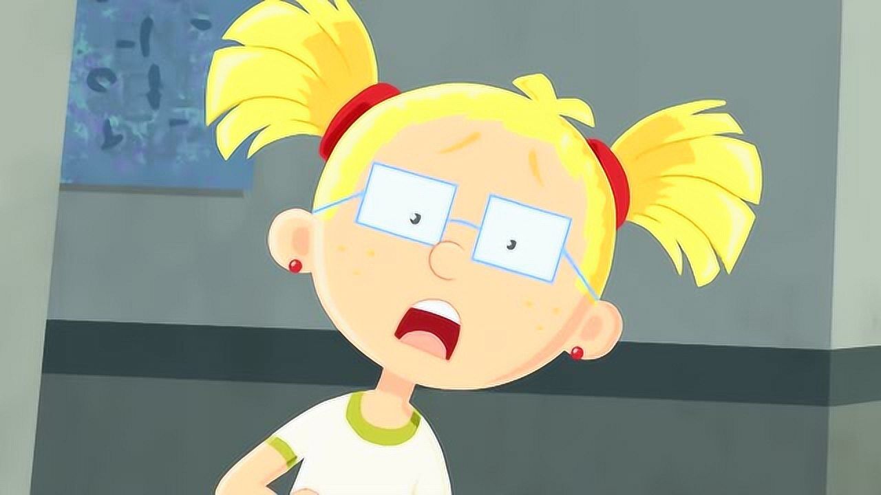 百变马丁马丁逃出了房间在走廊上面看见了罗娜