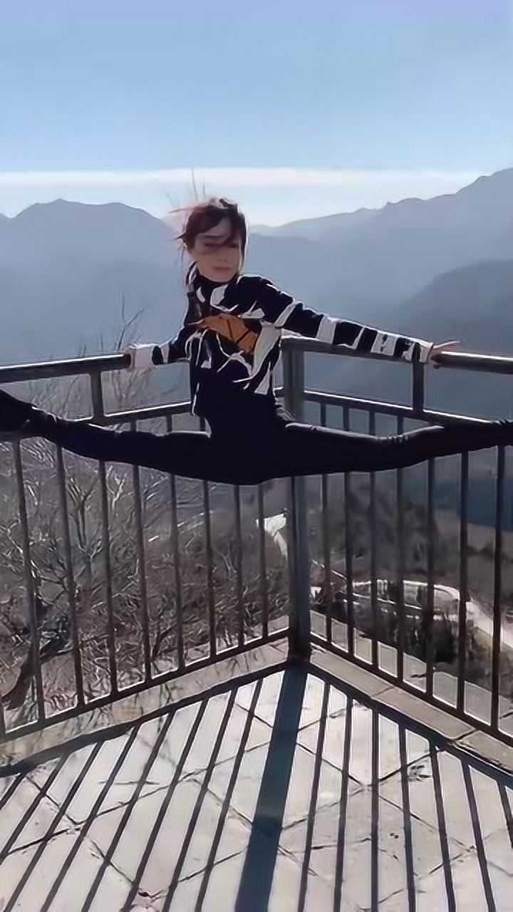 妹子的一字马好牛,太厉害了