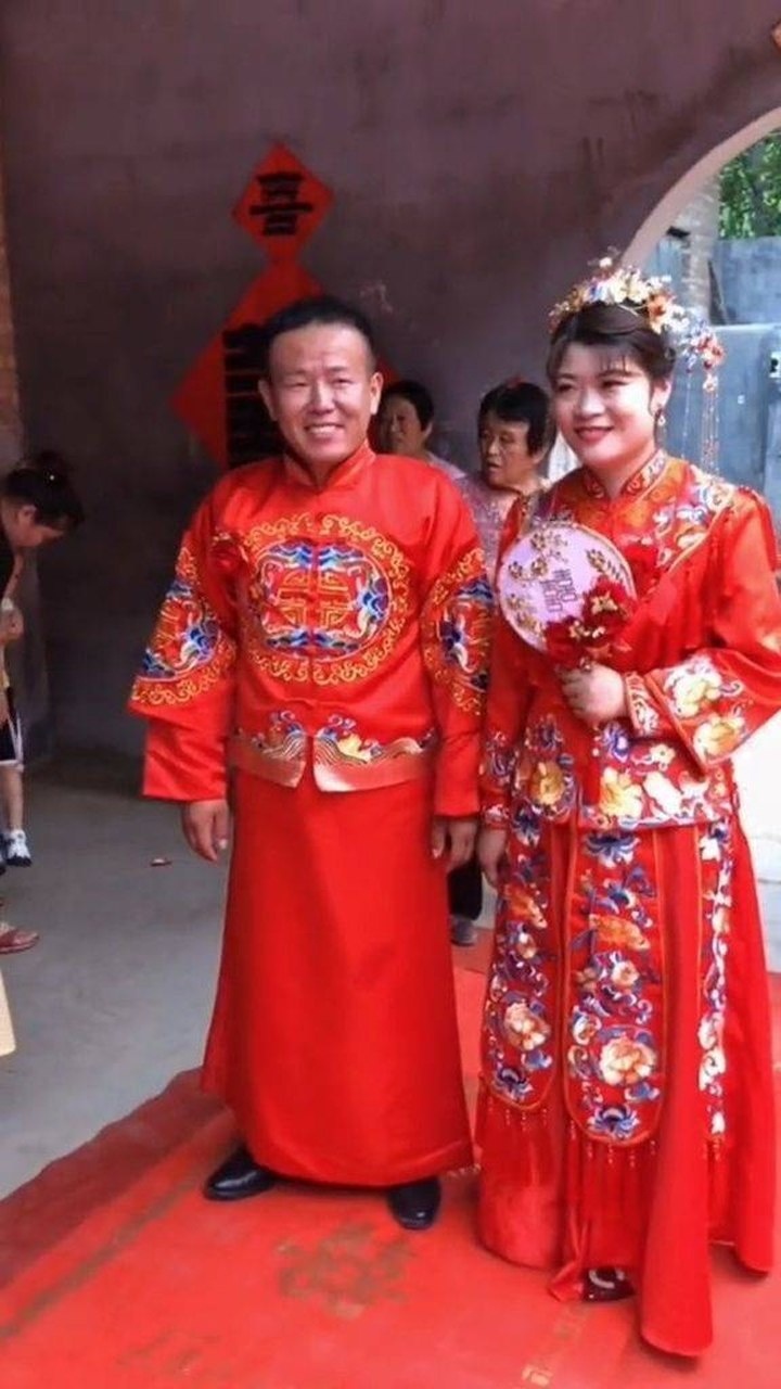 农村婚礼小伙娶个漂亮媳妇看把新郎美滴呦