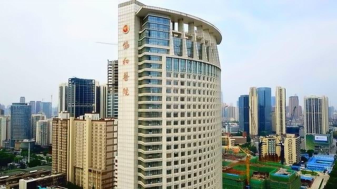 航拍武汉协和医院,这是我国历史最悠久的医院之一!