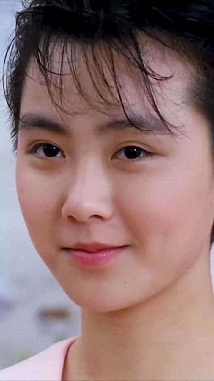 短发女神袁洁莹,16岁红遍了香港,堪称那个时代的盛世美颜啊!