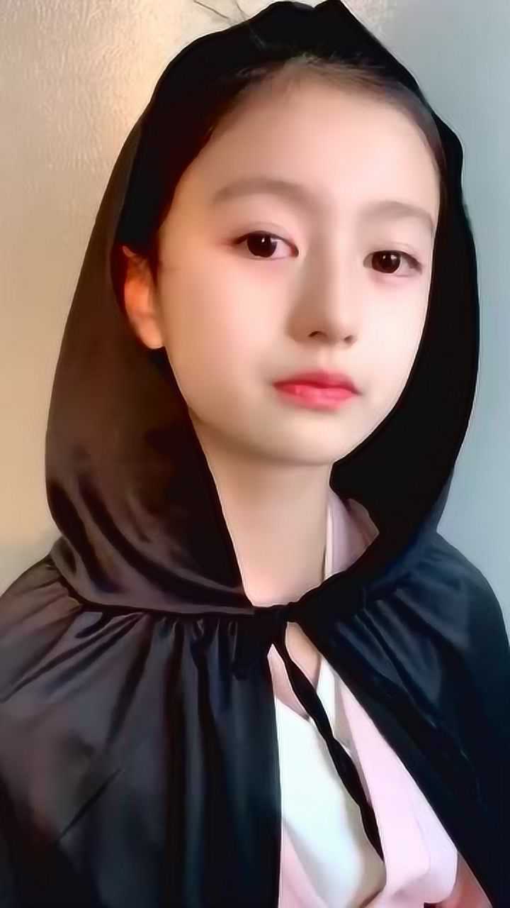 小童模裴佳欣眼含泪水这个模样真是太令人心疼了