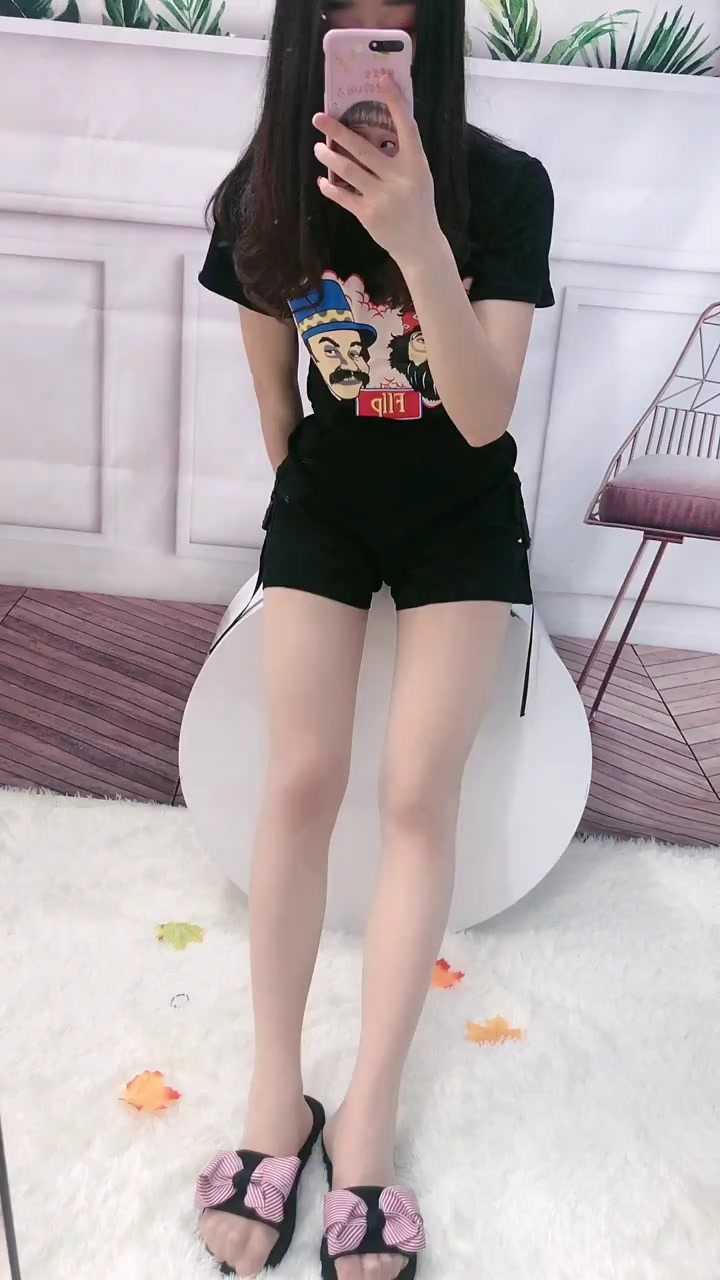 超薄丝袜穿着真舒服还特别得显腿细