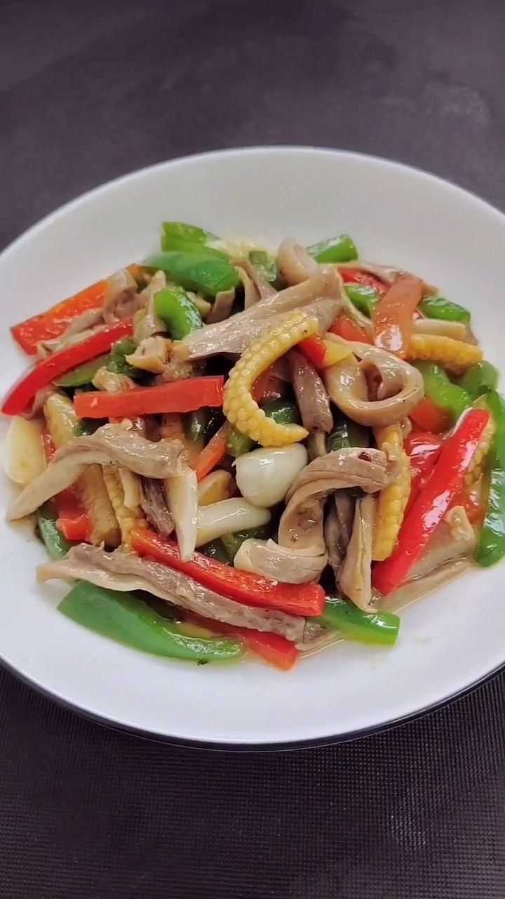 广式菜椒玉米笋炒猪肚