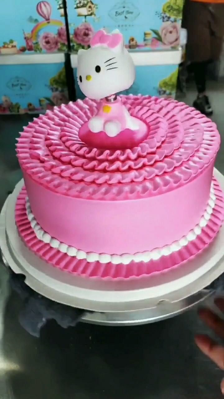 粉红色的蛋糕完全满足了我粉红色的少女心发自内心的喜欢