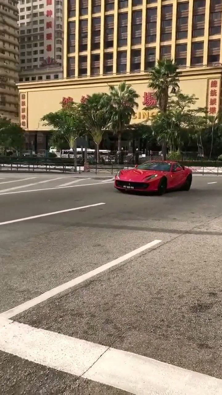 澳门屈指可数的法拉利812四条八车牌真是太牛了