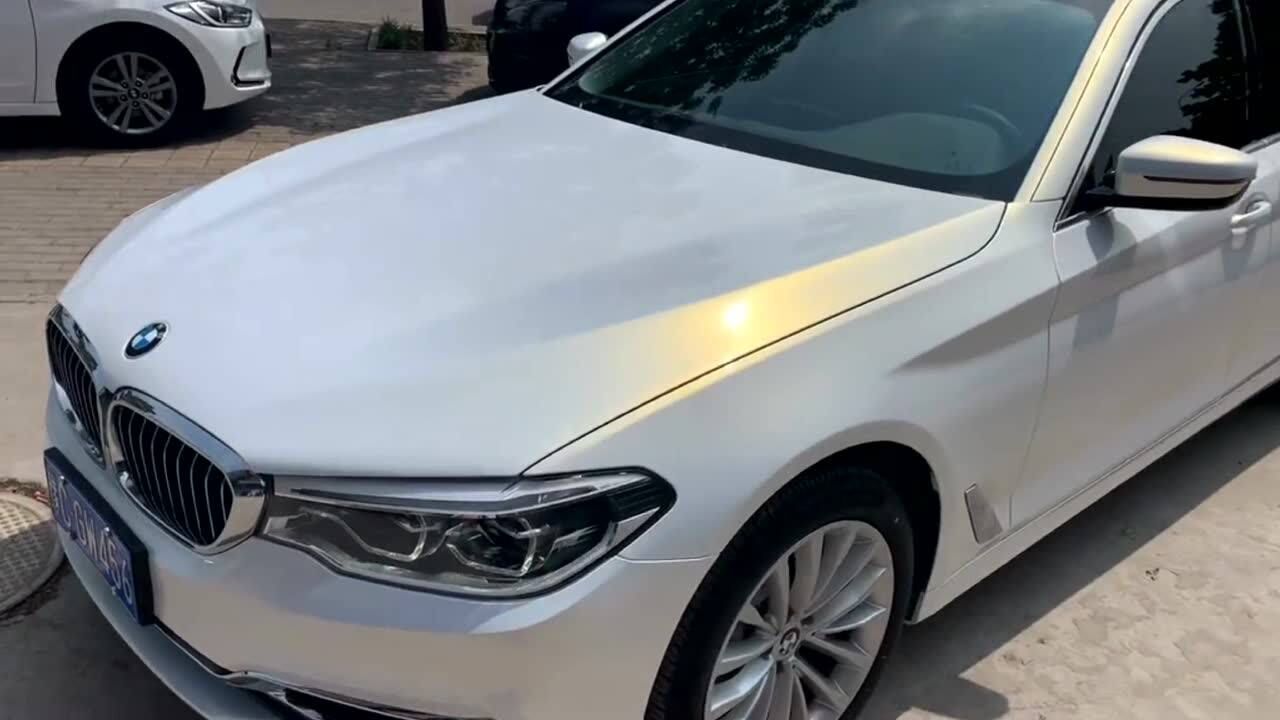 杭州汽车改色贴膜,漆面白变金改色膜,感受不一样的白色车漆效果