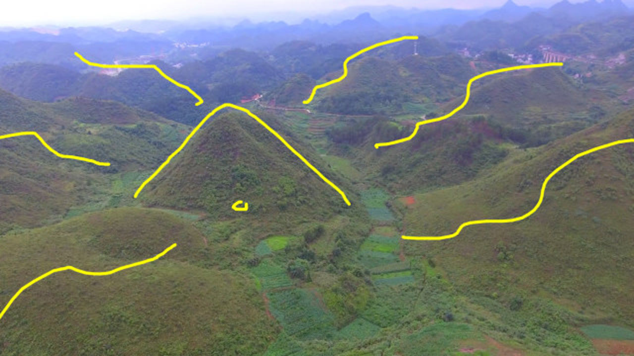 此地万朝归宗,五龙挥手,多少钱都买不到的风水宝地