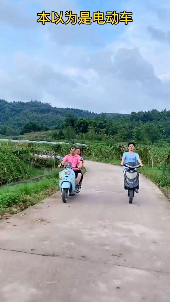 老吴很帅吴存伟:新型电瓶车,不充电也能跑很快,百公里只需要一碗白