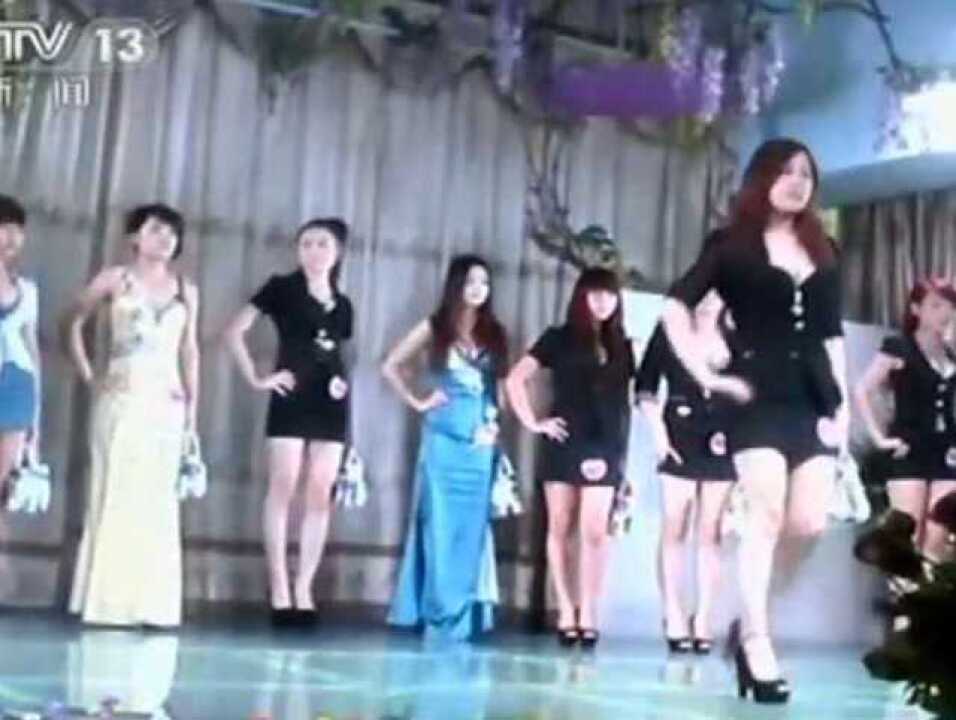 珍贵影像东莞悦胜酒店当众选妃嫖客们有多疯狂