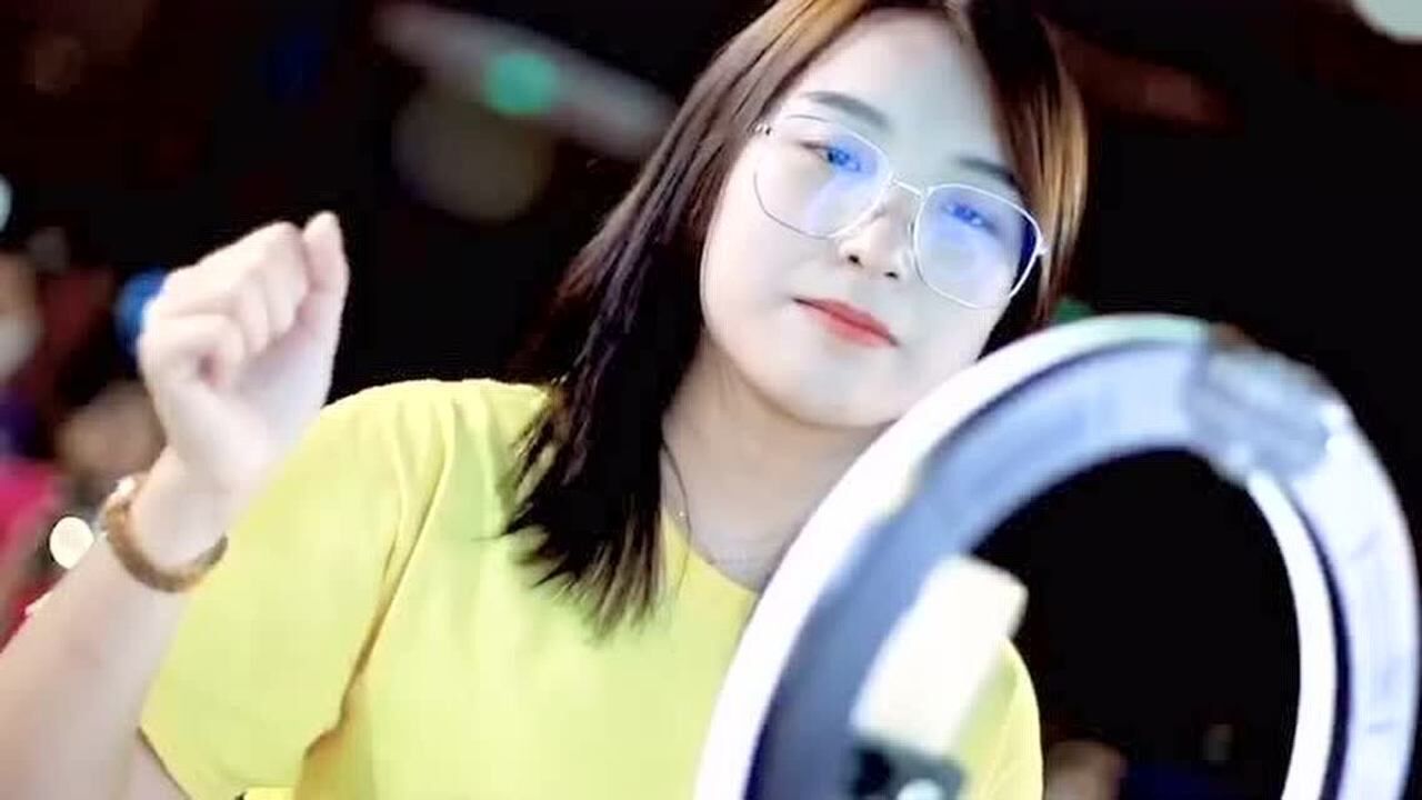 97后演讲新生代婷婷老师现场课堂